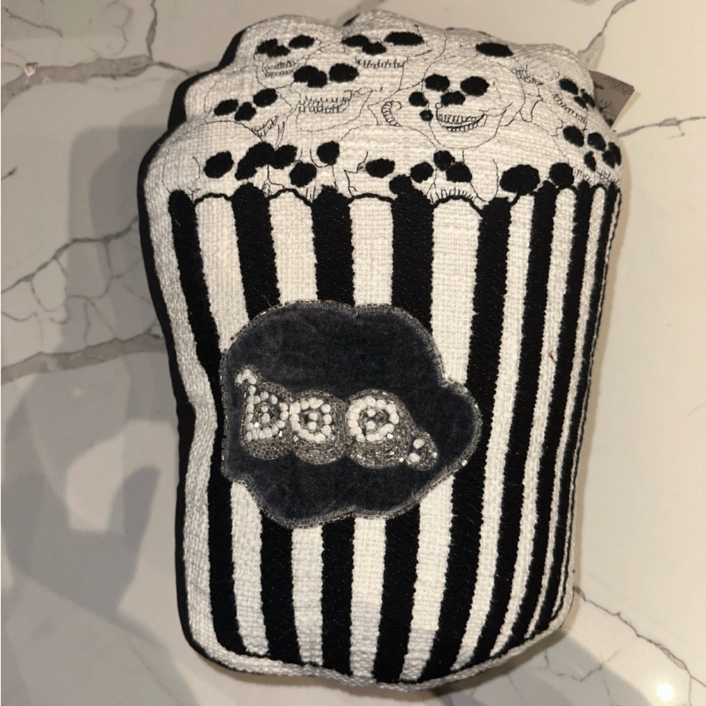 Popcorn Skulls  Boo Pillow